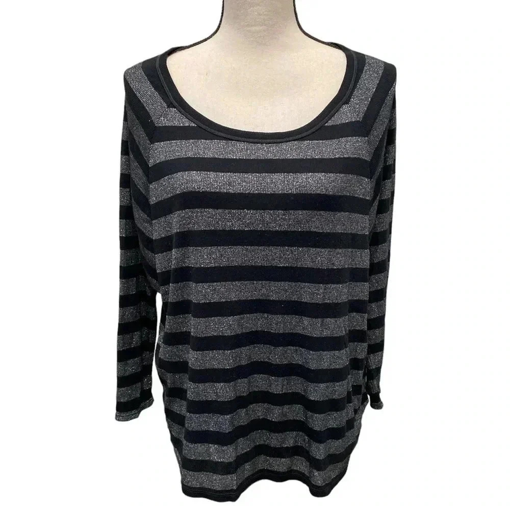 American Eagle top